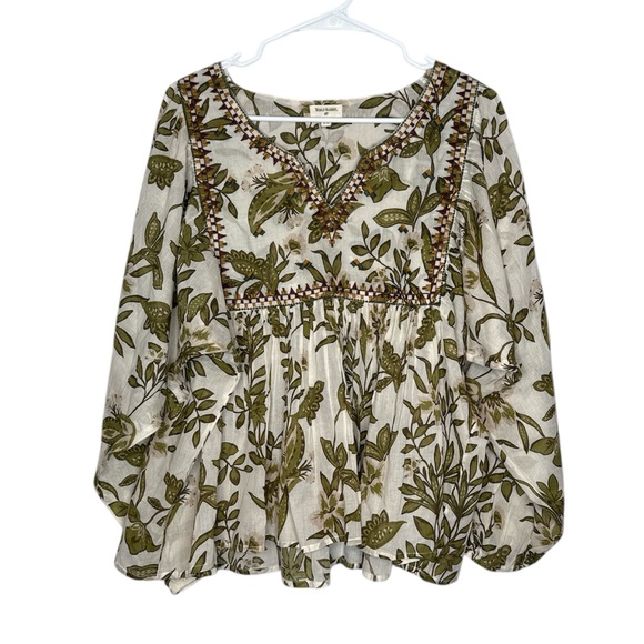 Cost Plus World Market Tops - World Market Stella Ivory & Green Embroidered Floral Top S/M